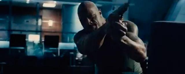 SensaCine's tweet photo. Jason Statham y Dwayne Johnson, frente a frente en el NUEVO TRÁILER de #FastandFurious7 http://t.co/r3muJlU6oM http://t.co/7YFdlgKgTu
