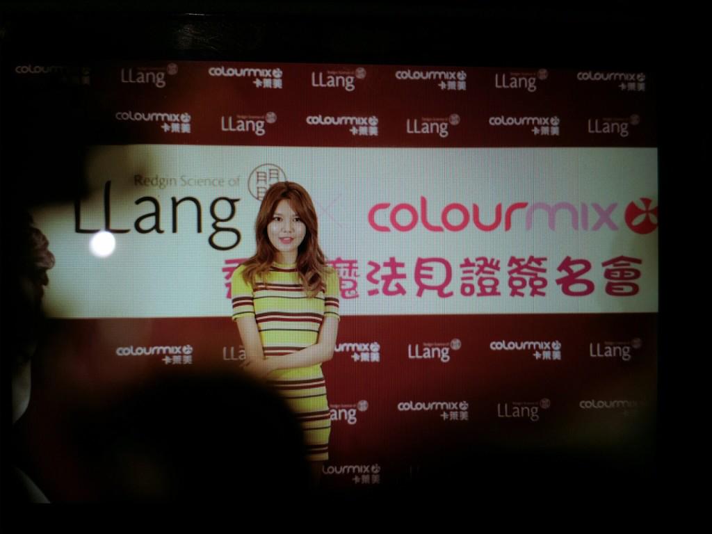 [PIC][04-02-2015]SooYoung xuất phát đi Hồng Kông để tham dự buổi fansign cho thương hiệu mỹ phẩm "LLang" B9EPXLhCEAAfH6b