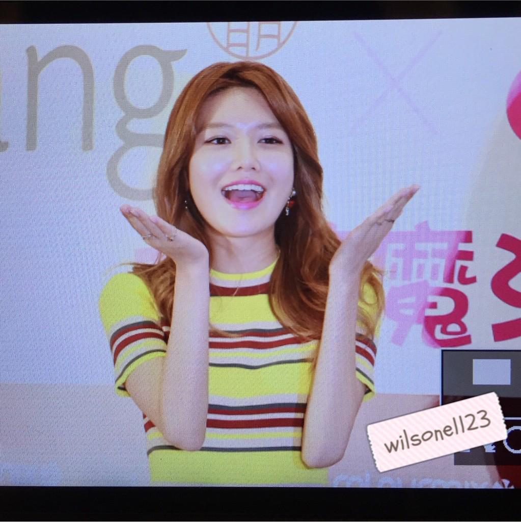 [PIC][04-02-2015]SooYoung xuất phát đi Hồng Kông để tham dự buổi fansign cho thương hiệu mỹ phẩm "LLang" B9ERGA3CQAAvgge