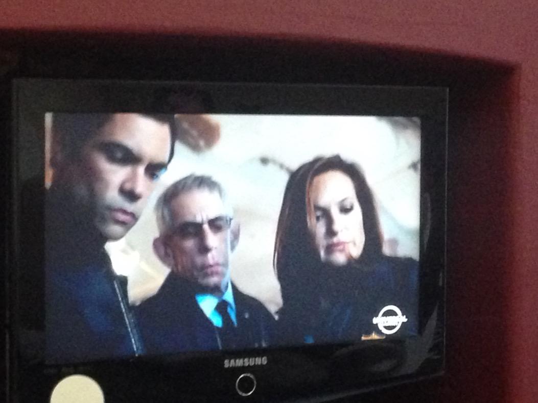 aemuhs's tweet photo. Detectives I've got something! SVU at it's finest. @nbcsvu @Mariska #SVU #bestshowontv #awesome #loveit http://t.co/rn10Fy4qjo