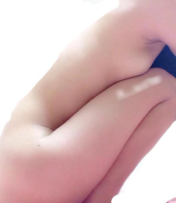 pinkyring84's tweet photo. 下着脱いじゃった笑
出会い系またやろうかな(^^) http://t.co/qs9ffpqboq