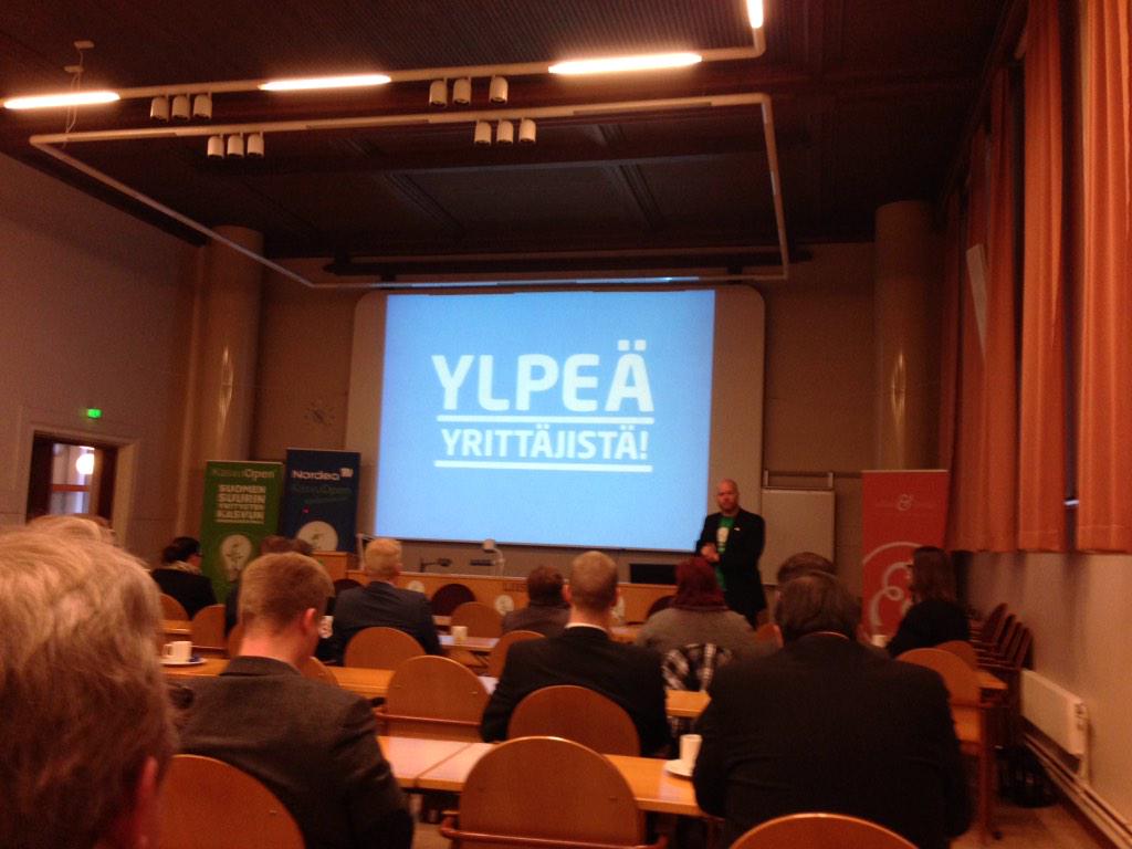 yokkeri's tweet photo. #kasvuopen #kosatakunta Porissa. Ollaan ylpeitä yrittäjistä, ylpeistä kasvusta! http://t.co/qyOP2VgCSy