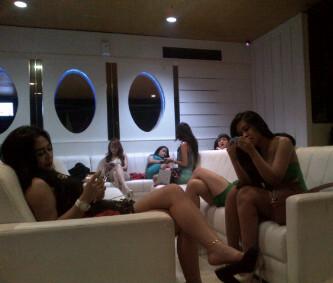 Fitria1Fitri's tweet photo. 087828248386 yg mau kenalan nih.. http://t.co/UieYph9QlF