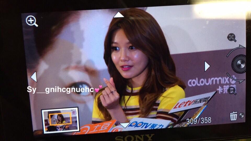 [PIC][04-02-2015]SooYoung xuất phát đi Hồng Kông để tham dự buổi fansign cho thương hiệu mỹ phẩm "LLang" B9EZe8hCIAAG68r