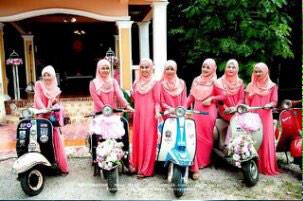 merekapun pnya hak untuk mencintai motor kaleng #vespa #scooter