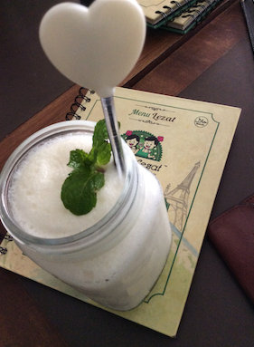 Kalau datang ke <a href="/RumZatSimplisio/">RumahLezatSimplisio™</a> ini berasa keliling dunia lho, mau coba?? :D >> ow.ly/G2etS #Kuliner