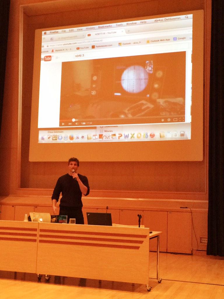 lukuinto's tweet photo. #lukuinto koulutus Torniossa. @AleksiDelik #youtube videoista kirjallisuuteen ja takaisin. #nörtti #fatalninja http://t.co/Jno6ps0nCo
