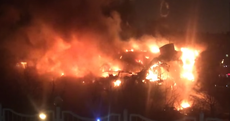 globalvoices's tweet photo. Massive Fire Hits Treasured Moscow Library http://t.co/ee59mYVHOC (@dashvak) raged for 72 hours #INION http://t.co/Mx4odLskLa
