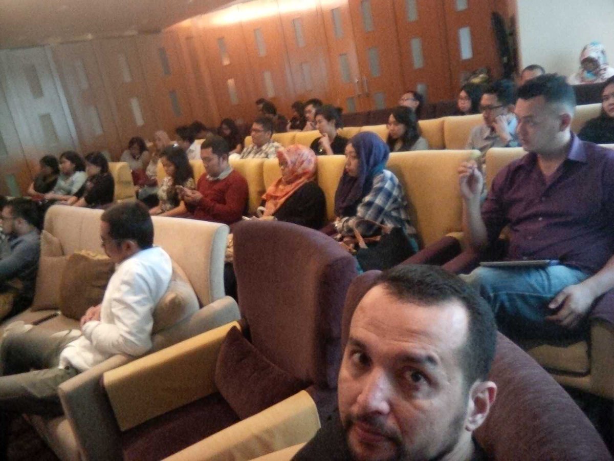 italogani's tweet image. @adskom Programmatic Advertising Meetup sharing on Audience Management #programmatic101