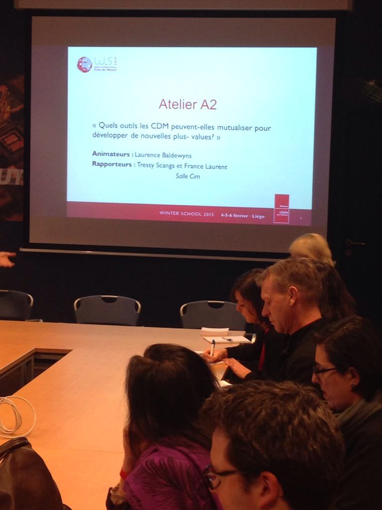 Citedesmetiers's tweet photo. #ws2015cdm : Day 2 ! Début des ateliers avec une petite surprise : la neige :) http://t.co/KEt3dvtJxX