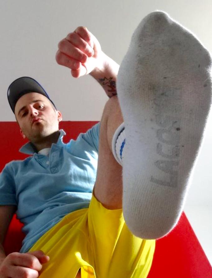 sketgay's tweet photo. #Feet #sox lacoste #kif http://t.co/ANAfY8kzb6