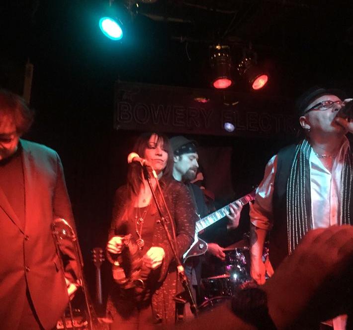dinaregine's tweet photo. Singing at the benefit tonight for my beautiful friend #JoyRyder.  donate here: http://t.co/W7XWQHMern http://t.co/lvTwsbdF3F