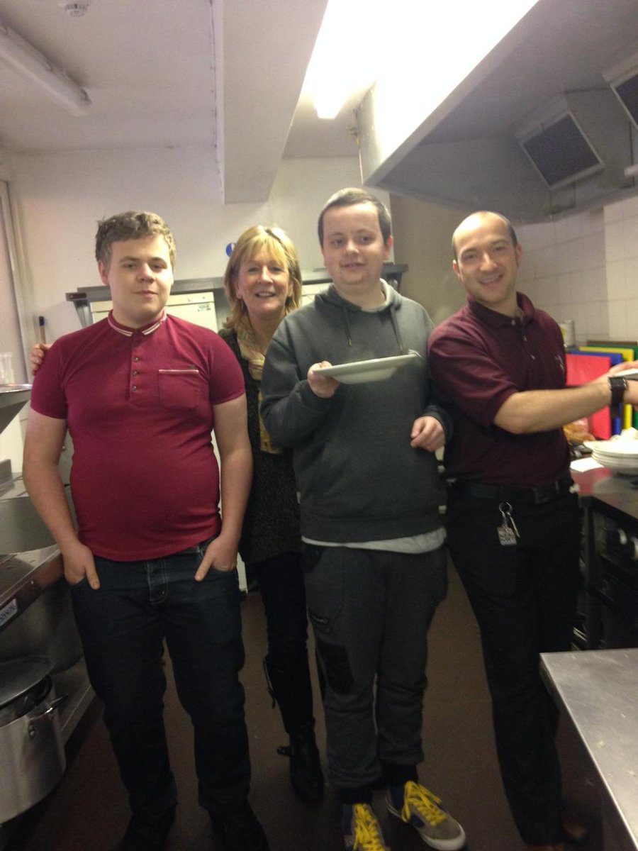 Soup kitchen day helping some of the homeless <a href="/store2041/">Tesco Aylesbury 2</a> @AndySanderson01 @AmyJenner5 <a href="/Carl_Aston/">Carl Aston</a>