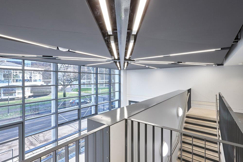 Acoustic_grg's tweet photo. Amazing @CLIPSOFrance ceiling system installed by @Issswinfo 
Stunning job @BGSarchitects 
Super pics by @adamcoupe http://t.co/hkQsBoOtjA