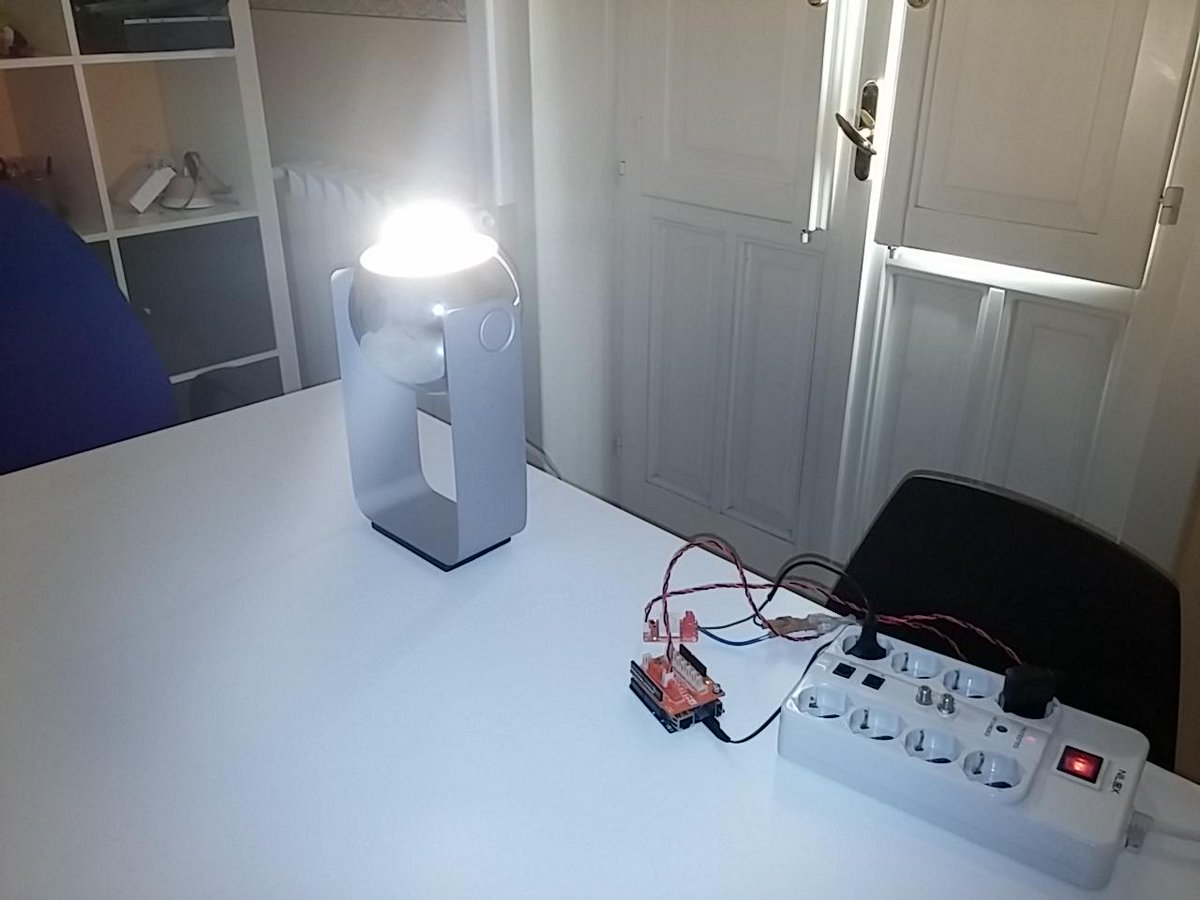 AleLupo's tweet photo. un altro "instructables" per voi http://t.co/hTWcQnPGVe  @lininoOrg @arduino @gdgnebrodi @biagio_zingales http://t.co/yMvMvVfWM2
