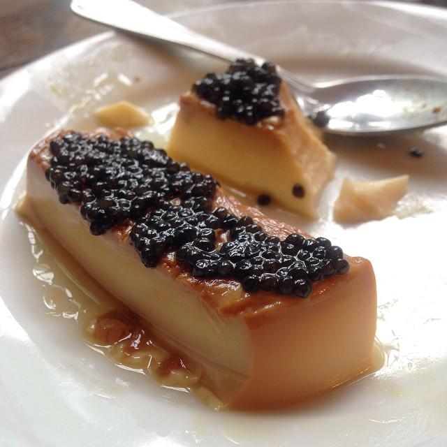 StreetFeastLDN's tweet photo. Salted Caramel Panna Cotta topped with Caviar: @BOBs_Lobster's best dish yet? Decide at #HawkerHouse this Fri/Sat. http://t.co/1kH84cXy25