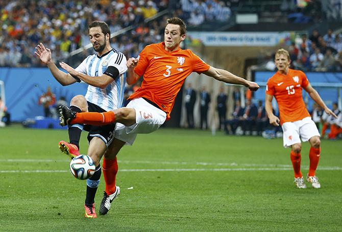 Happy 23rd birthday to the one and only Stefan de Vrij! Congratulations 