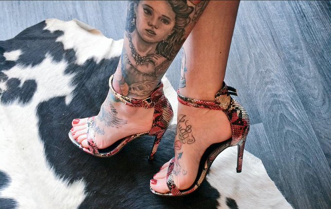 Бекки холт. Беки холт татуированная. Бека хольт. Бека хольт. Onlyfans бекки холт.