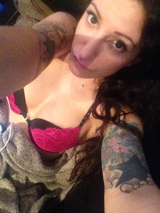 Good morning!! http://t.co/4Dl8CpTWFa<a href="/tag/inked"class="tags"><span>#inked</span></a><a href="/tag/cleavage"class="tags"><span>#cleavage</span></a>