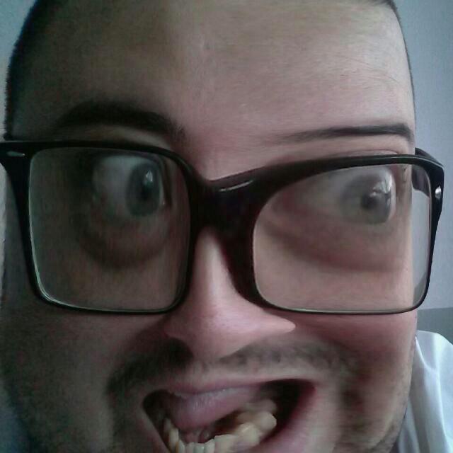 SirOjeda's tweet photo. Felicidades @vittorette gran persona. Mejor persona. Gran persona. Mejor gafas. Hola crisis de los 30 http://t.co/Ioj4CU7WdM