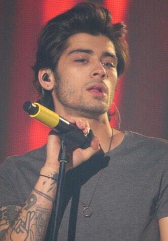 joumcompte8's tweet photo. Je fait une crise d'asthme svp de l'air #MoroccoNeedsOTRAT #MoroccanDirectionerExist #MoroccoNeedsOneDirection http://t.co/9KTXJ5rDYV