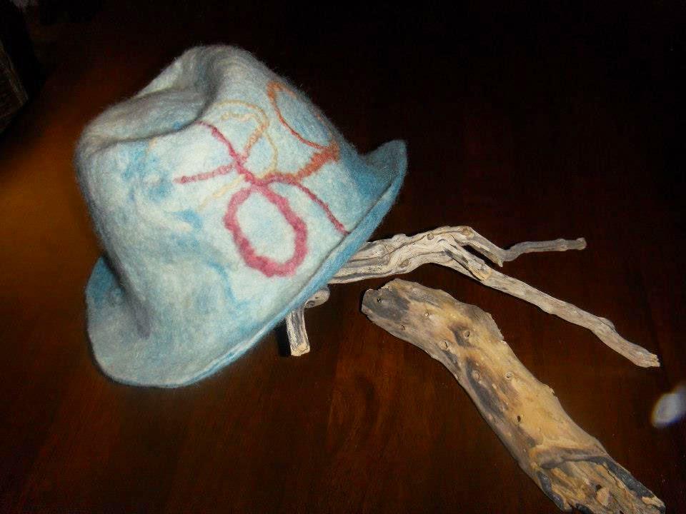 SCestaViva's tweet photo. Trisquel Adornarte organiza un taller de sombreros de lana para este domingo vía @PaseandoxSC http://t.co/M4QPwWW9ev http://t.co/9tTRLYnu3o