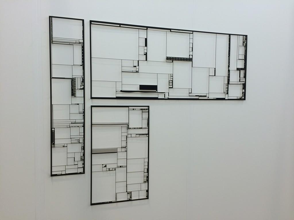 mgorbet's tweet photo. Of course, with thousands of artworks at @artrotterdam, the one thing that catches my eye is by @EvanRoth_ http://t.co/zojipvnSl1