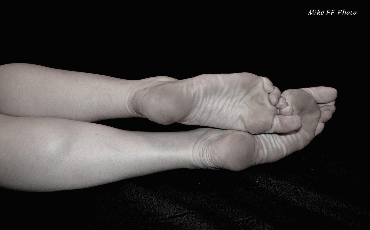 TheLadyFabula's tweet photo. http://t.co/uWnAFEMvrf for wishlist, blog posts. Subscribe and make me happy!
#londonmistress #footfetish http://t.co/9aS34eVEVm