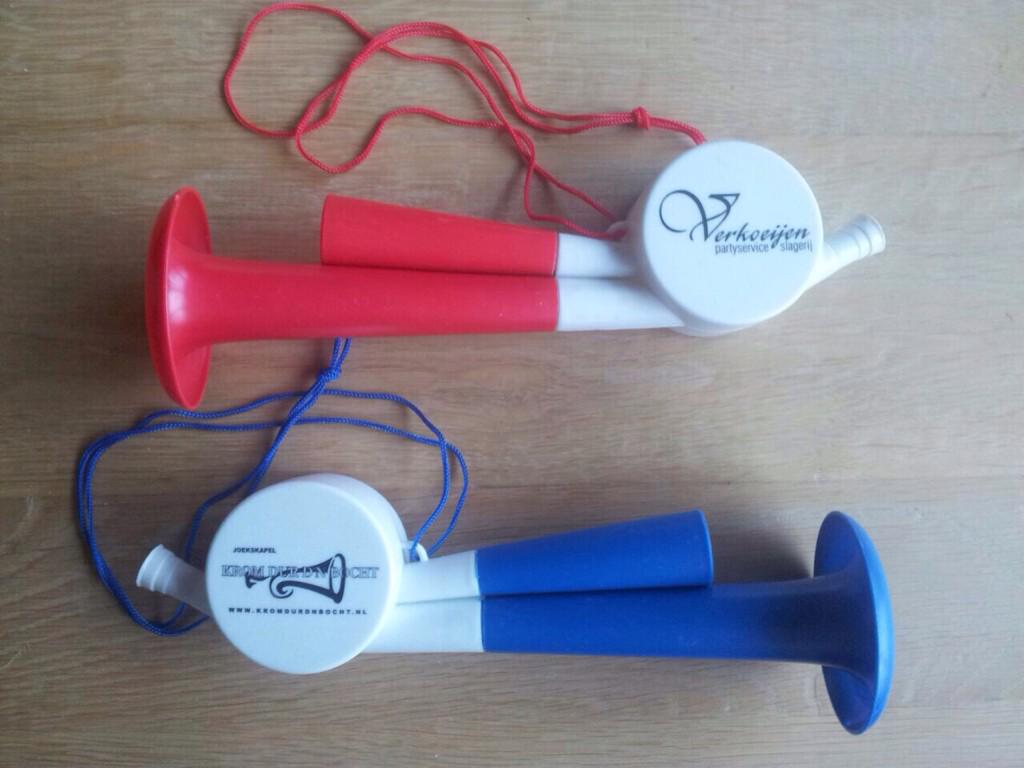 Kromdurdnbocht's tweet photo. Ook dit jaar weer verkrijgbaar! Kddb - Verkoeijen vastelaovesgadget! @verkoeijen2 #vl15 #leunen #toeter #rooy #moiman http://t.co/1I4fXnmPii