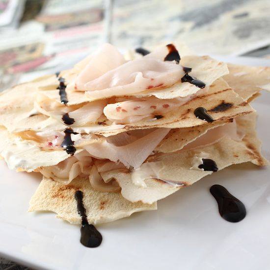revomenu's tweet photo. Millefoglie di carta musica con pesce spada affumicato e panna acida all'erba cipollina.
#food
http://t.co/rU9dlTphp8 http://t.co/N78lvq0mE5