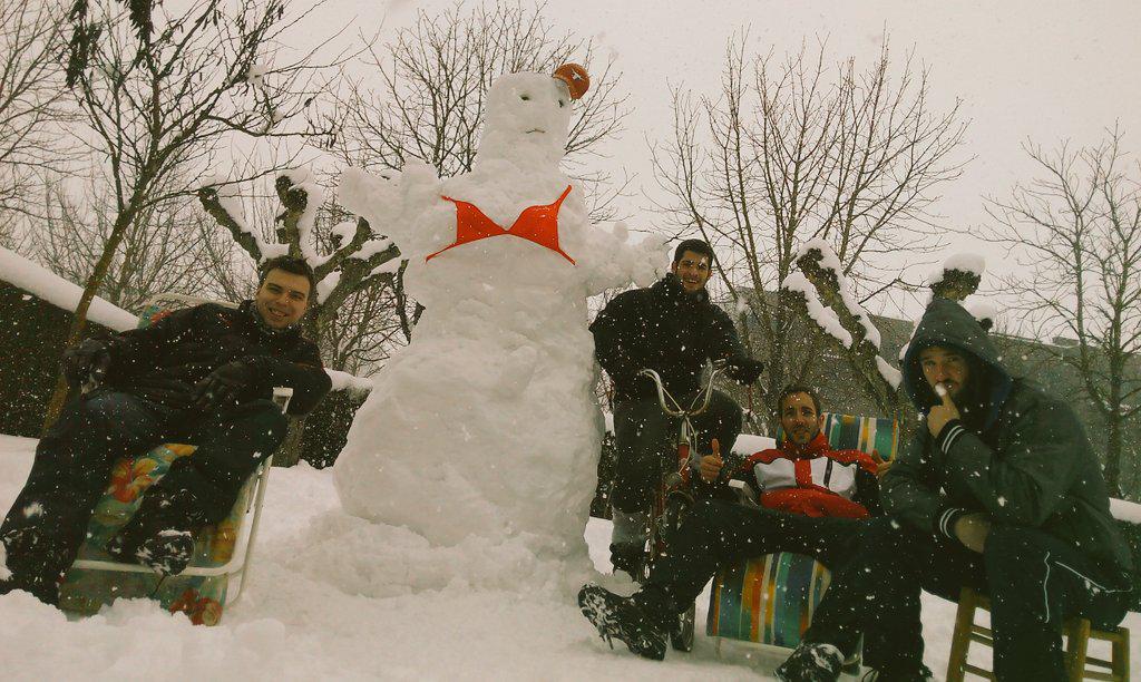 DieguinhoUDL's tweet photo. Como ha caído y sigue cayendo en Gasteiz! Pues tendremos que aprovechar el tiempo! Con @isp90 y @Saul_Tormantos http://t.co/R3V999kEwL