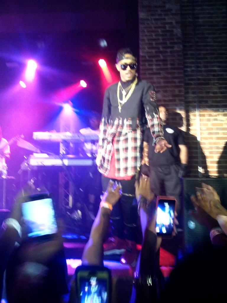 BlevinsTrina's tweet photo. #TBT My First concert ๐โค @AugustAlsina #TestimonyLiveTour #BirminghamAL #IronCity #Sept4th http://t.co/OhMj1MdxG8
