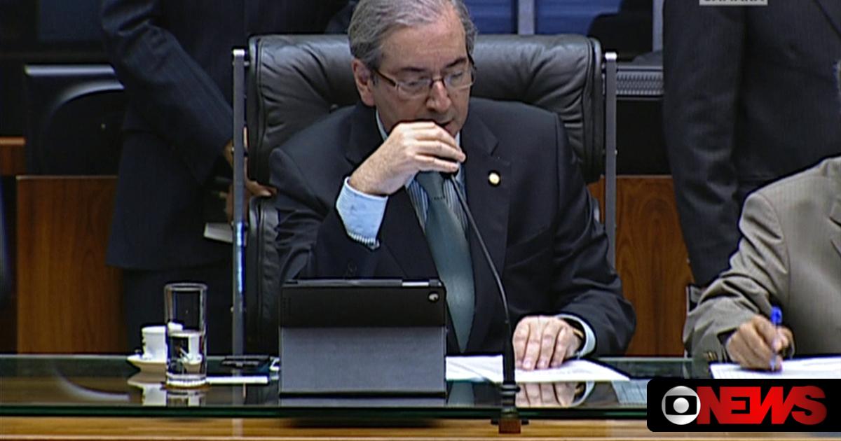 GloboNews's tweet photo. Presidente da Câmara, Eduardo Cunha, autoriza criação da nova CPI da Petrobras: http://t.co/FbRLS2lcYK http://t.co/xfjqmwwUgE