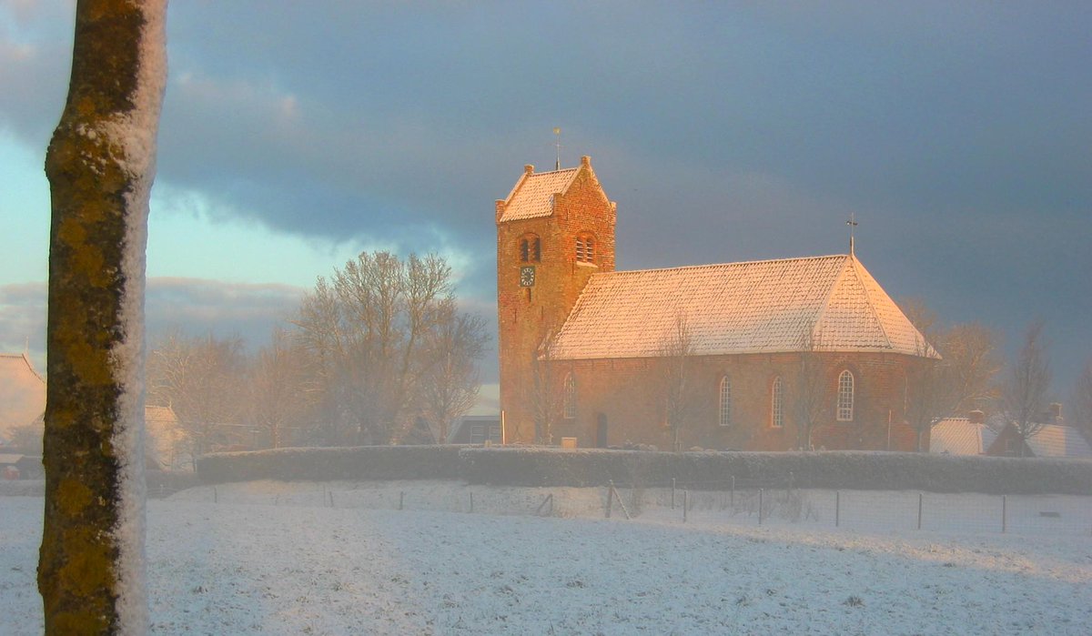 frysketsjerken's tweet photo. Nog een keer #Ginnum in de sneeuw http://t.co/sATDGOB9HF