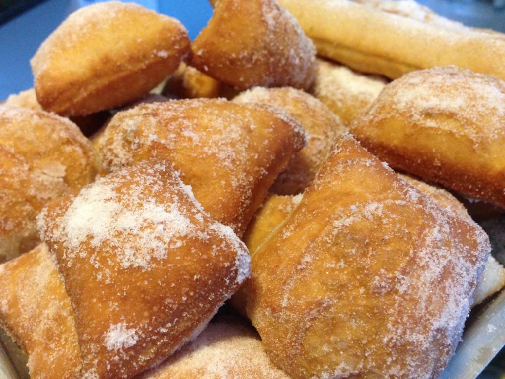 fieldelicious's tweet photo. We at field-elicious are working on a new recipe for the yum yum. Tossed in a vanilla sugar http://t.co/u9cvjG96xE