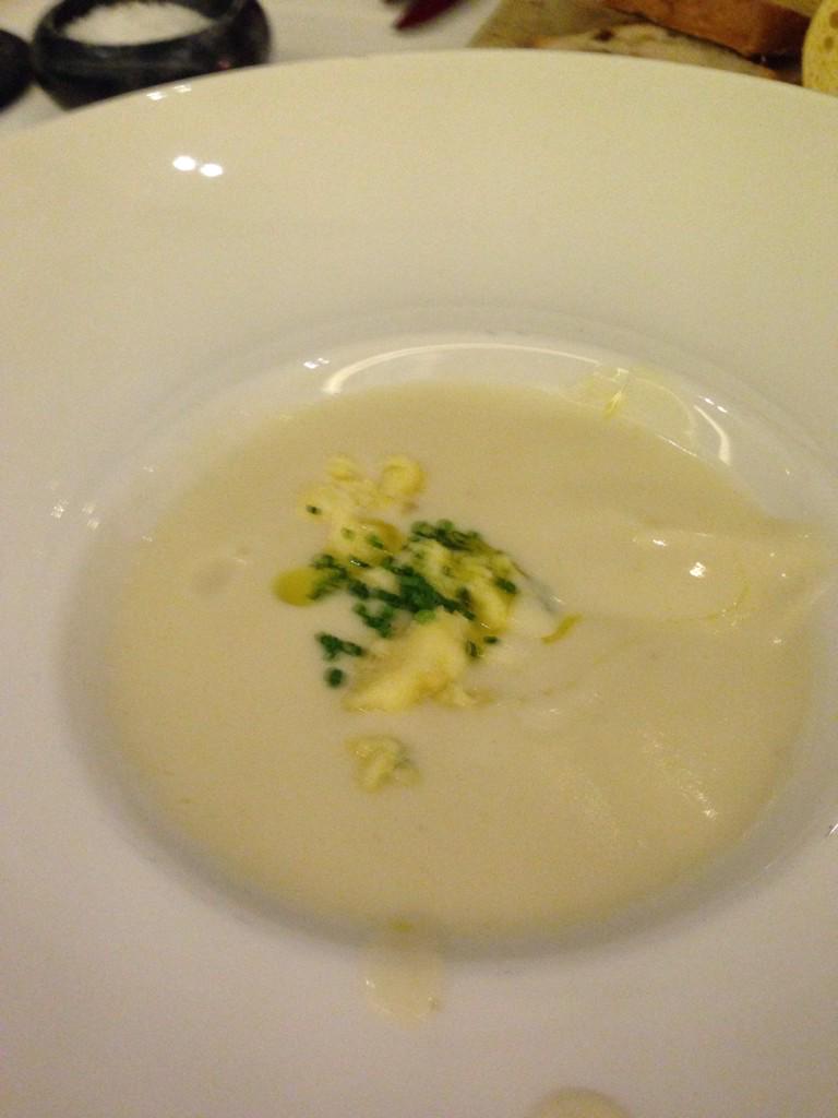 pinkylilani's tweet photo. Enjoying a 7 course meal #eightmembersclub Delicious cauliflower and Stilton veloutรฉ http://t.co/BwROgJzamO