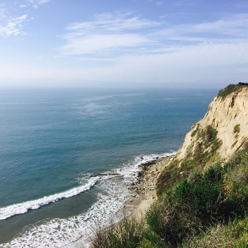 LetHerBeGreater's tweet photo. Beautiful hike on #MoreMesa this morning. #California http://t.co/dwKgtiOagp