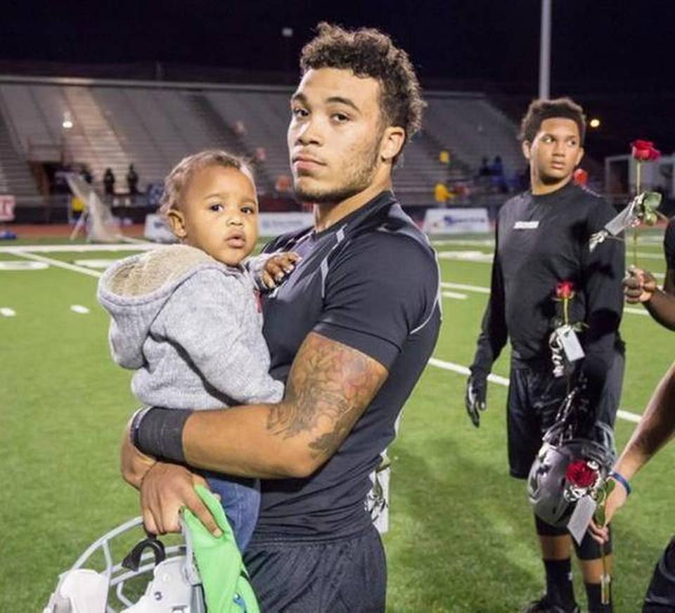 startelegram's tweet photo. 2 Suspect arrested in slaying of Arlington Martin football player @mingoramirezjr
http://t.co/FfXEYBx9o2 #STMostRead http://t.co/zec5T26Rgw