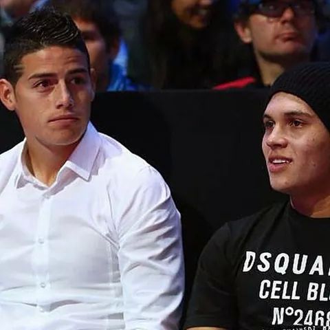 FansJuanfQuinte's tweet photo. Te deseamos pronta recuperación mono @jamesdrodriguez http://t.co/VbHGknfTtH