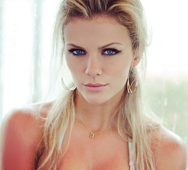 HottestBrackets's tweet photo. Hottest Woman Alive 
• Round Of 32 •
• Elite 8 •

RT for Brooklyn Decker
Fav for Katy Perry http://t.co/aYsXw1FK1t