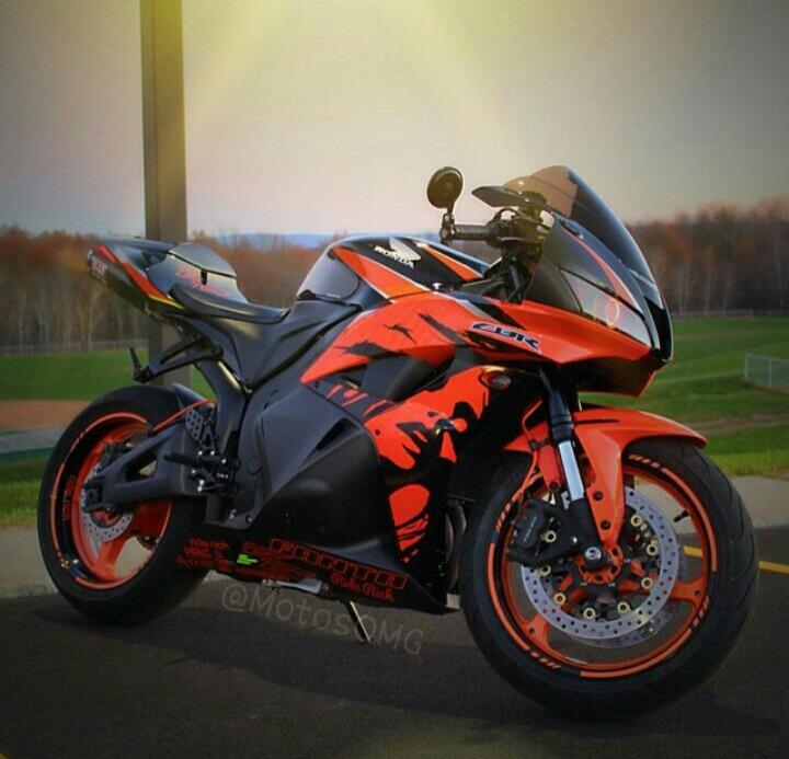 MotosOMG tweet media
