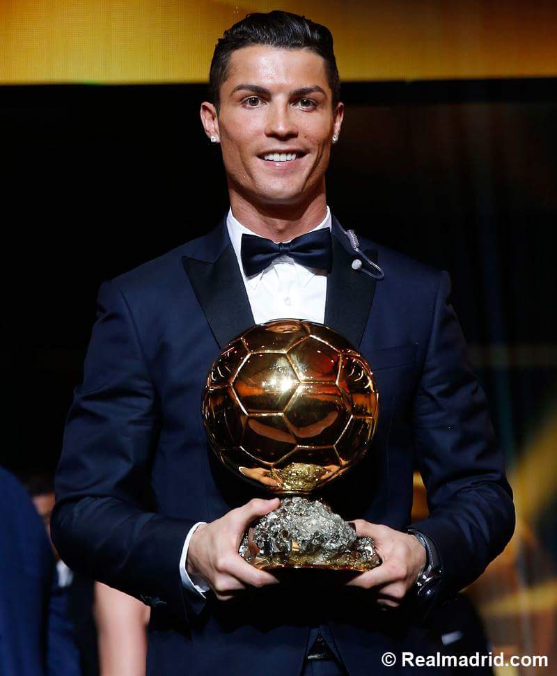 ReinoMadridista's tweet photo. Hoy cumple años el mejor jugador del MUNDO, el actual Balón y Bota de Oro. Felices 30 GENIO. #SIEMPRECR7 http://t.co/TgeYjS5zdx