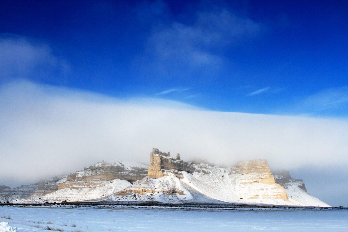 NebraskaTourism's tweet image. An amazing photo was sent to us of Scotts Bluff National Monument in mid-January by Kay Grote from Gering, Nebraska!