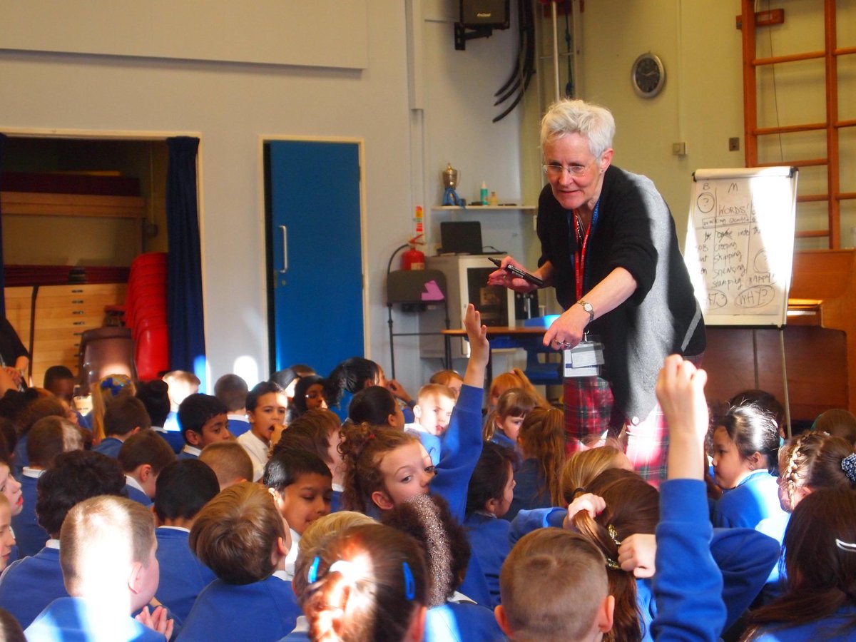 Books on Tour tweet media