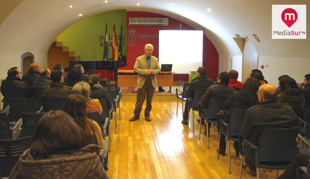 Ayto #AlcalálaReal imparte una charla sobre la #facturaelectrónica m.facebook.com/profile.php?id… #MediasurTV
