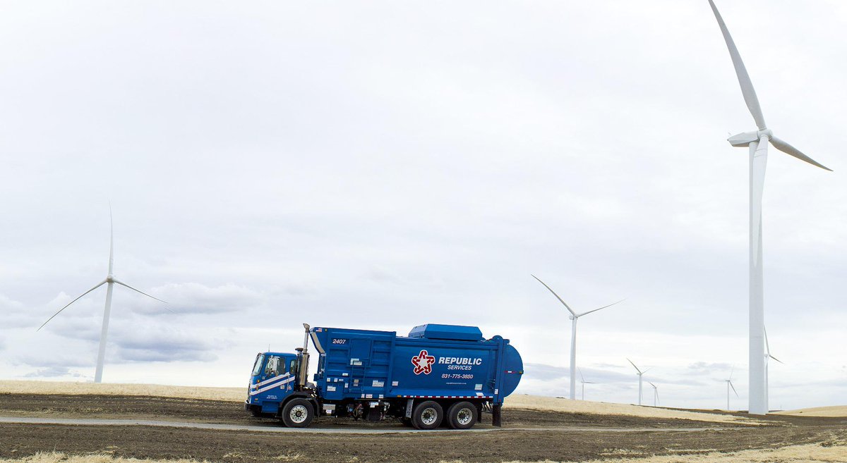 RepublicService's tweet photo. One of our collection trucks on its way through #AltamontPass #WindFarm in central #Cali. Oct '09 #ThrowbackThursday http://t.co/d7ZoeQoT3g