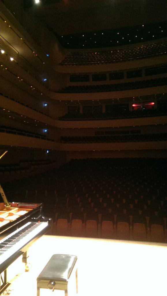 gavricivana's tweet photo. Now that's what I call a view! What an honour to play here! #KKLLucerne #LucerneSymphony #Grieg @srfkultur http://t.co/vI1u1Ze8qy