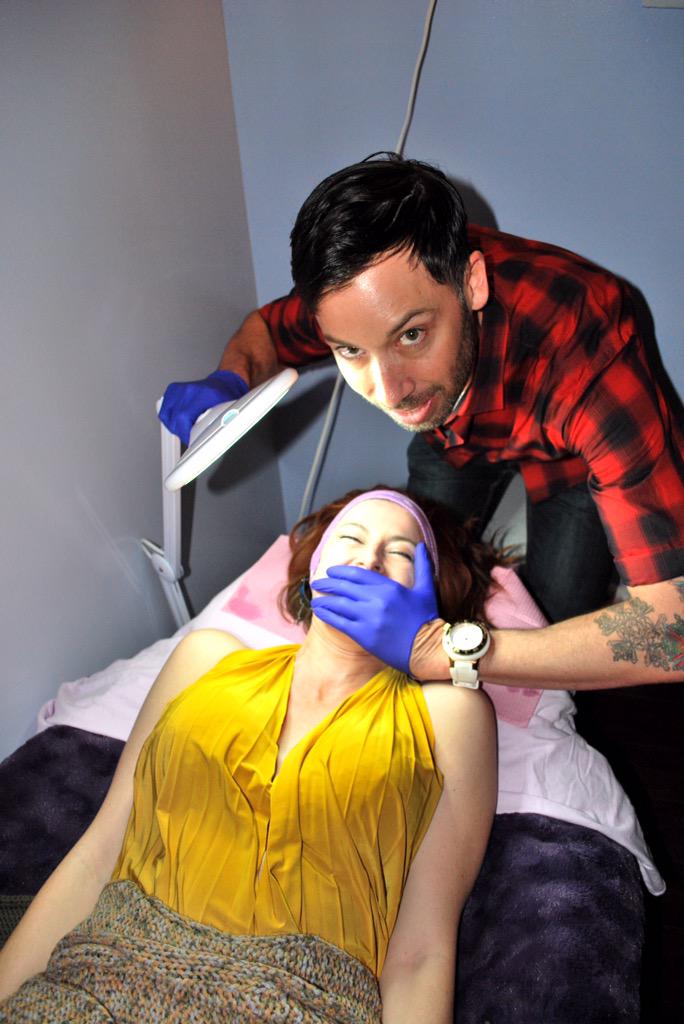 TeamElissa1's tweet photo. "@RachelEReilly:@ryanacarrillo would make a creepy esthetician -not sure if we're filming #axeman2 or…"@ElissaReillyS http://t.co/jm6U7bcJcV