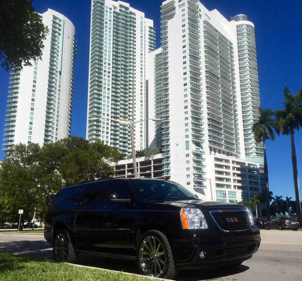 ultrablackcar's tweet photo. This is how we roll down town Miami Car Service #carservivemiami #vipcarservice #ubermiami #miamiuber http://t.co/3nWo26XHFY
