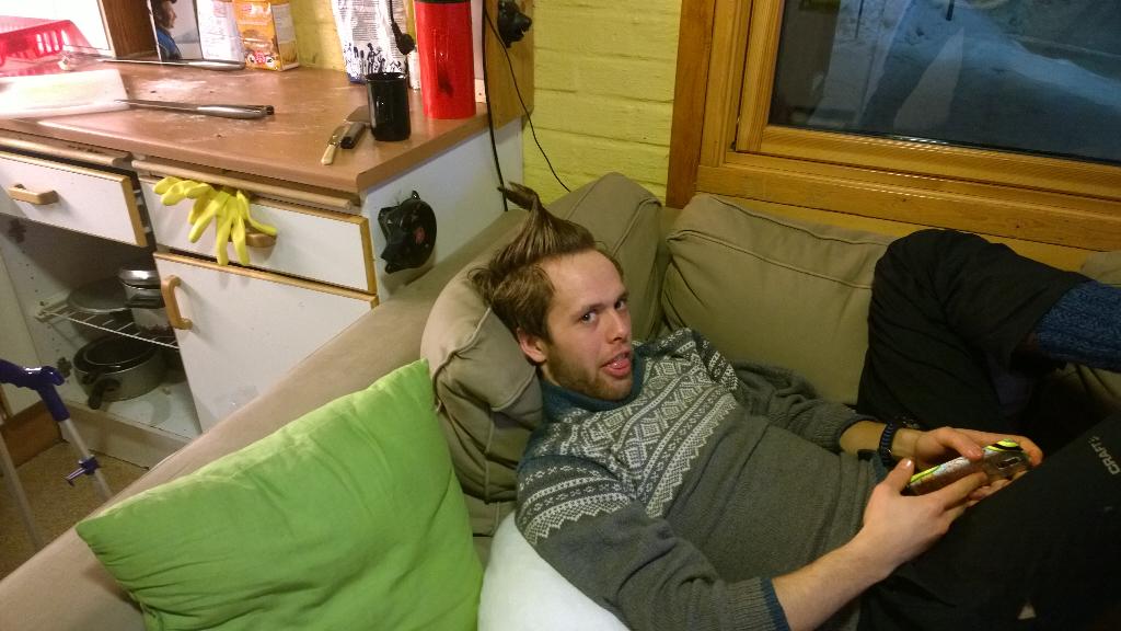 Dag er litt småsyk, så han slapper av.